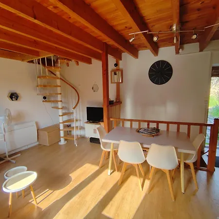 Dom wakacyjny Petite Maison En Bord D'allier