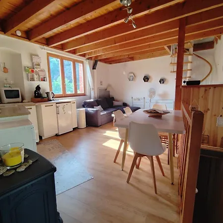 Dom wakacyjny Petite Maison En Bord D'allier