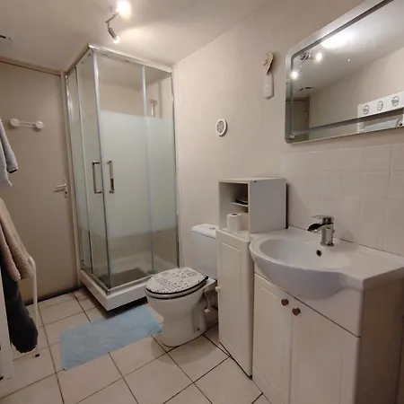 Petite Maison En Bord D'allier